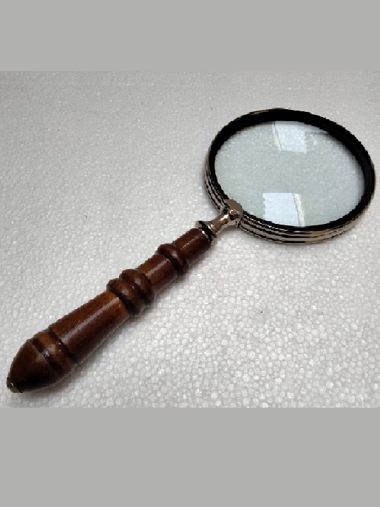 Antiques_Magnifying Glass (1)