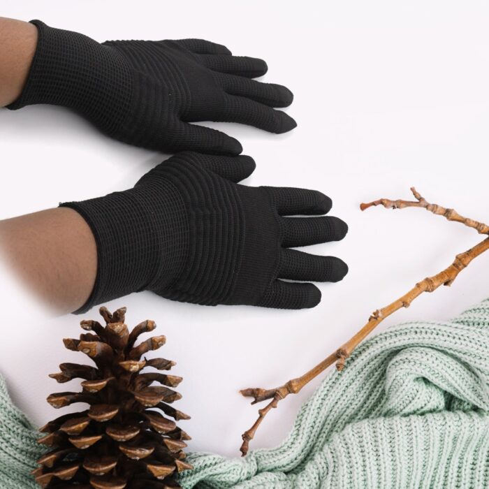Small Hands, Big Protection: Heat Resistant, Cut-Proof Gloves - Image 2
