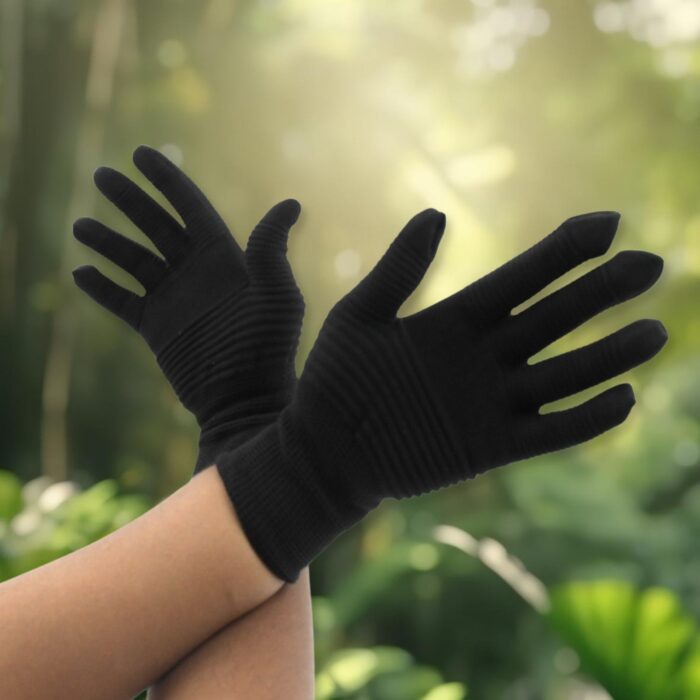 Small Hands, Big Protection: Heat Resistant, Cut-Proof Gloves - Image 4