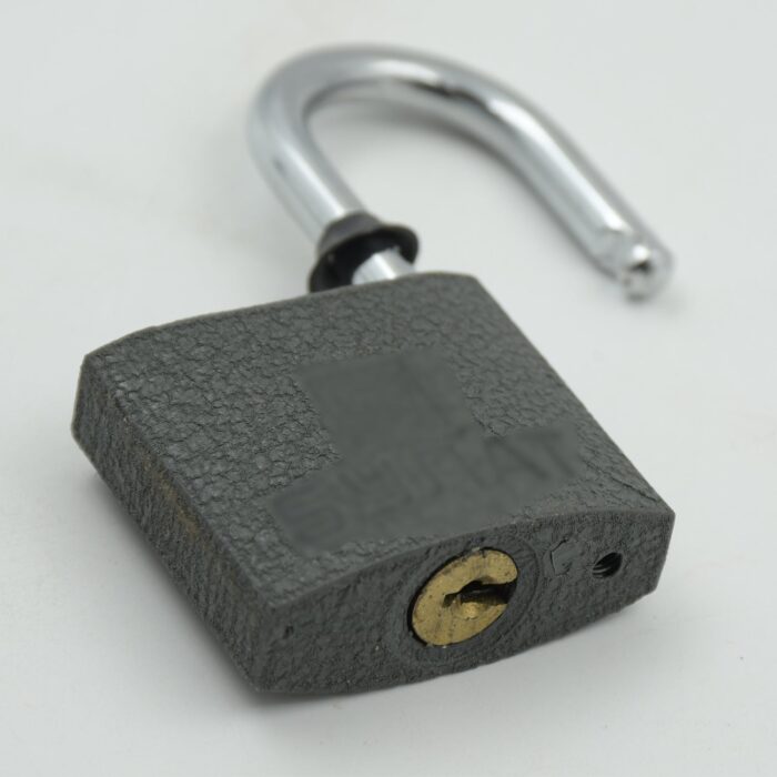 Iron Pad lock, Brass Core and Thickened Spray Black Iron Door Lock With 3 pc Keys for Home Dormitory, Waterproof Antirust Anti-theft Padlocks Outdoor Gate Shed Locks Warehouse Small Iron Door Drawer Lock ( 37 mm ) - Image 6