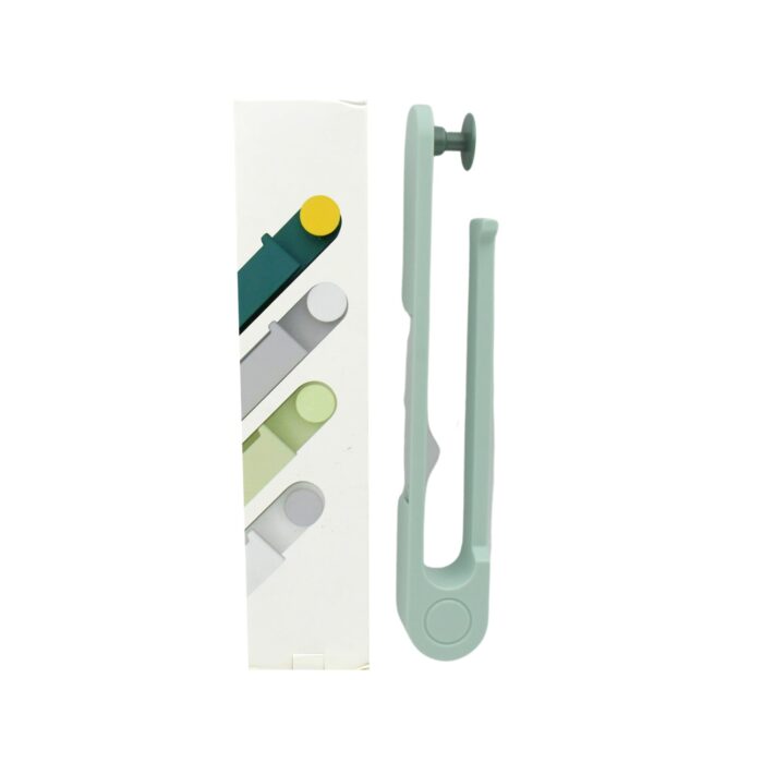 Modern Wall Rack: Round Hook Towel Holder (Durable Plastic, 1 Pc) - Image 3