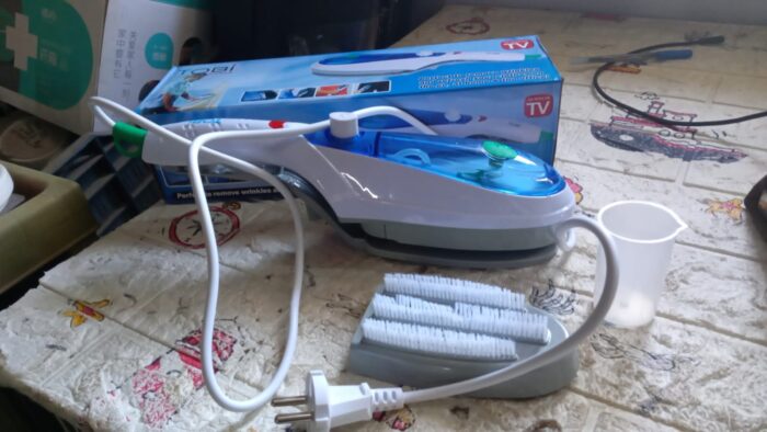 Portable ironing machine,1 Set Steam Iron Hand Held Crease Removal Portable Ironing Clothes ABS Brush Plush Toy Garment Steamer for Home Steam Iron, for Clothes, Travel Steamer - Image 10