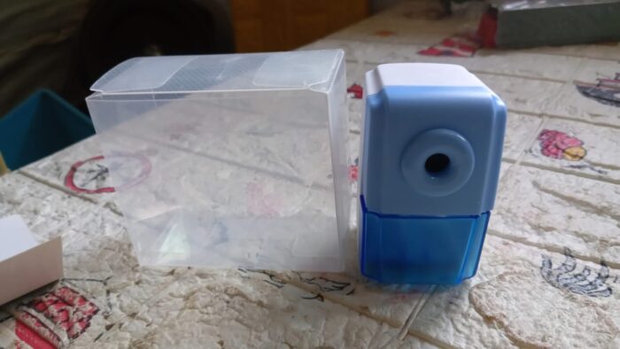 Pen Pencil Sharpener | Simple Student Office Pencil Sharpener | Fashionable and Convenient Non-Slip Base Pencil Sharpener，Lightweight Manual Sharpener, Non-Slip Handle (1 Pc) - Image 7