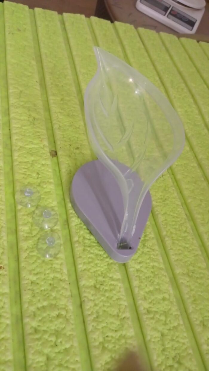 Plastic Leaf Shape Soap Box Self Draining Bathroom Soap Holder, Decorative Drainage Plastic Soap Dish with Draining Tray (Mix Color / 1 Pc) - Image 9