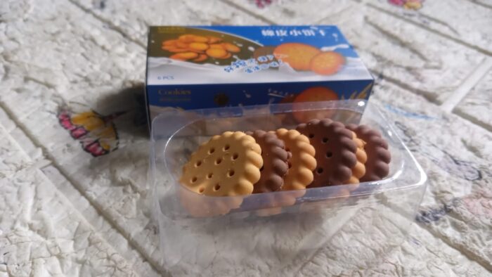 Pack of 6 Erasers Erasers Stationery School Rubber Schools Sketches Office Sign Kid Party Favour Gift Toy Gift Creative Christmas Birthday Gift in Shape Biscuits (6 Pcs Set) - Image 8