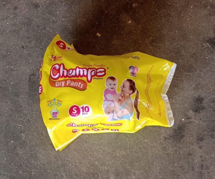 Champs Travel Diapers (Small, 10 Pcs): Leakproof, Soft & Dry, Baby Diaper Pants - Image 7