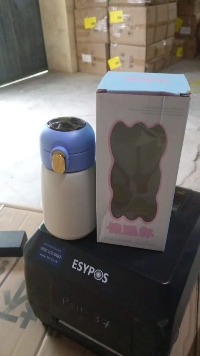 Smart Vacuum Insulated Water Bottle with LED Temperature Display (300 ML Approx) - Image 7