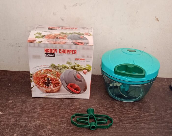 Effortless Chopping: Manual Food Chopper (Compact & Powerful) - Image 10