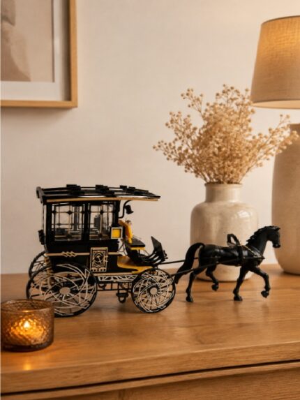 Vintage Horse-Drawn Carriage Miniature Model  Retro Stagecoach 3D Art Deco Sculpture Table Decor